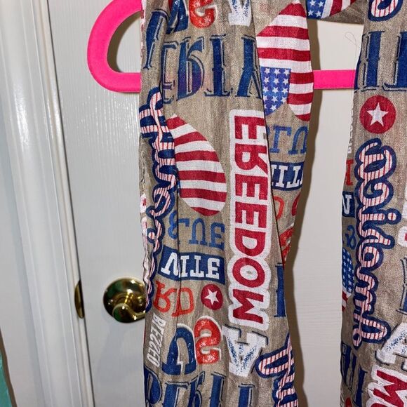 SCARVES AN ASSORTMENT OF NO NAMES - Picture 13 of 15